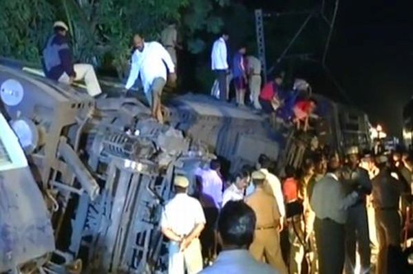 Vaibhavwadi train accident; 52 killed