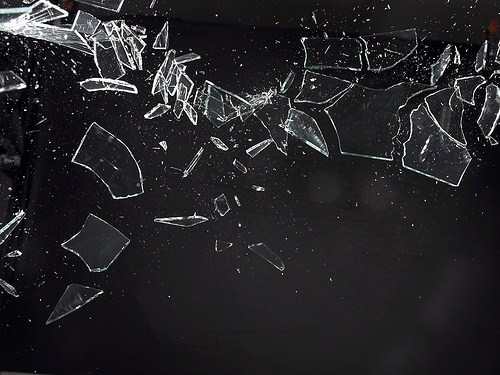 broken glass 1xZeX 16638