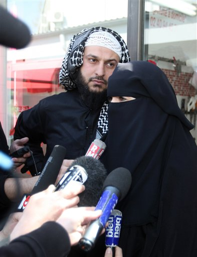 french niqab woman UGzVD 16105