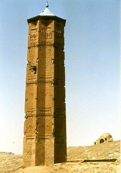 ghazni minaret QtOxM 19968