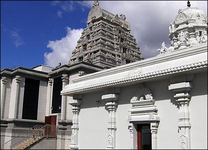 largest temple britain 1