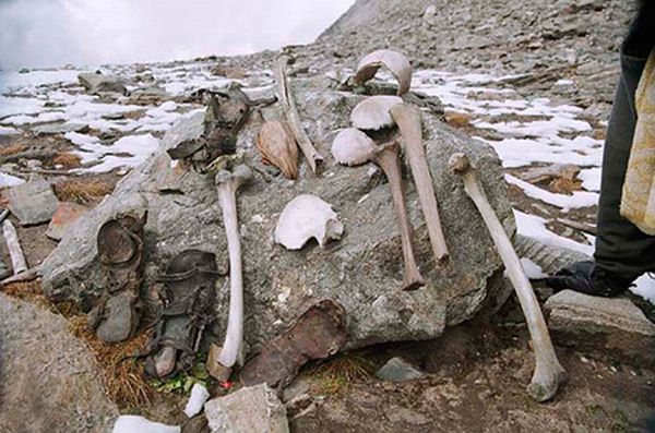 Skeleton lake is a mass grave containing over around 500 skeletons
