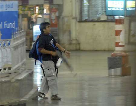 terrorist mumbai attack bluffmaster QRmAQ 6943