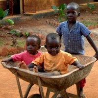 uganda children wheelbarrow 200px dXFLz 16298