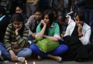 delhi-gang-rape-victim-cremated-amid-tight-security-protests-continue_12
