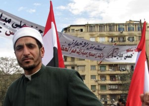 Azhari_in_Tahrir_with_banner