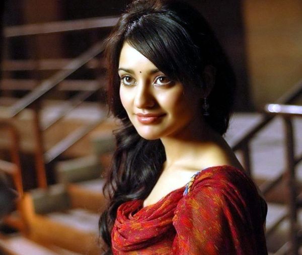 mvxtjyzb5n8k6c4g.D.0.Neha-Sharma-In-Youngistaan-Images