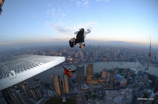 BASE jumping