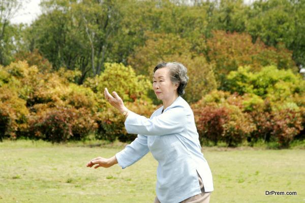 tai-chi-for-older-adults-4