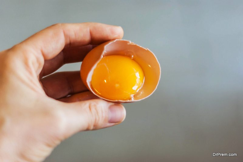 Separating eggs with water bottles