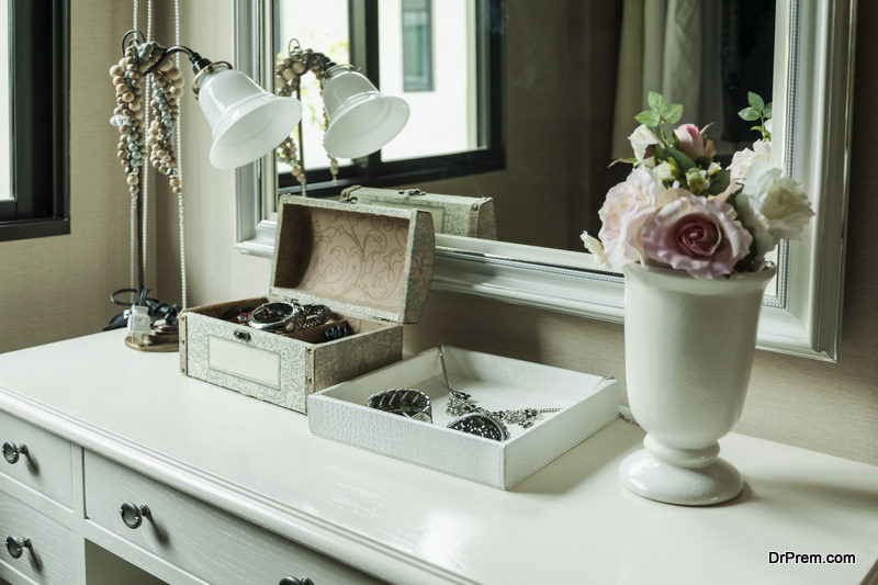 Organize and Store Your Jewelry at Home